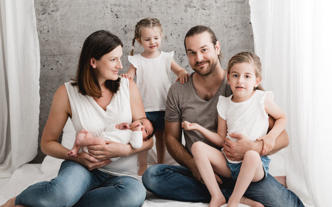 Birte und Florian mit Lea, Leni & Len